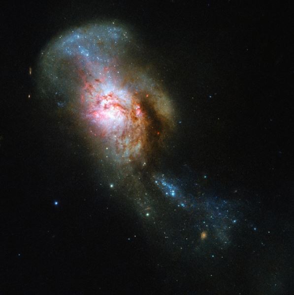 Hubble показал «глаз Медузы»