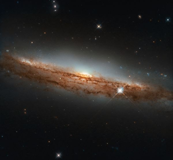 Фото дня: спиральная галактика NGC 3717