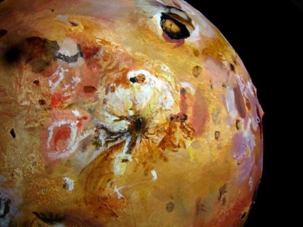 Странная луна Юпитера продолжает удивлять ученых спустя 400 лет после своего открытия