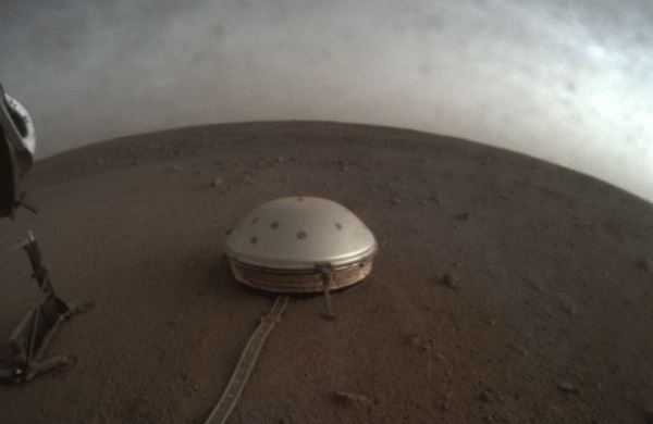 <br />
Лендер НАСА записал «марсотрясения» и другие марсианские звуки<br />
