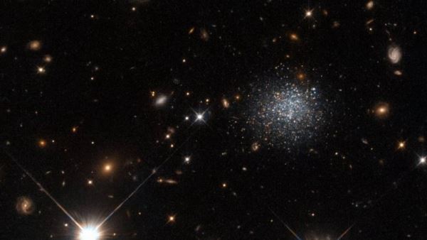 Ученые: черные дыры меняют судьбу карликовых галактик