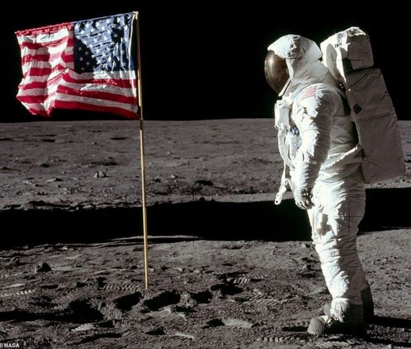 Опубликованы новые доказательства присутствия американцев на Луне